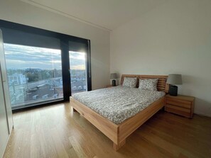 2 bedrooms, desk, iron/ironing board, WiFi - Apt near City Center, Novartis & Messe+Basel Card (Basel)