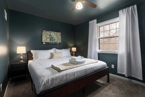 Bügeleisen/Bügelbrett, Reisekinderbett, WLAN, Bettwäsche