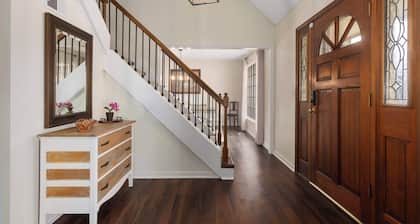 Sleeps 15_6 BR+KingBeds_Air Hockey_FIFA 2026