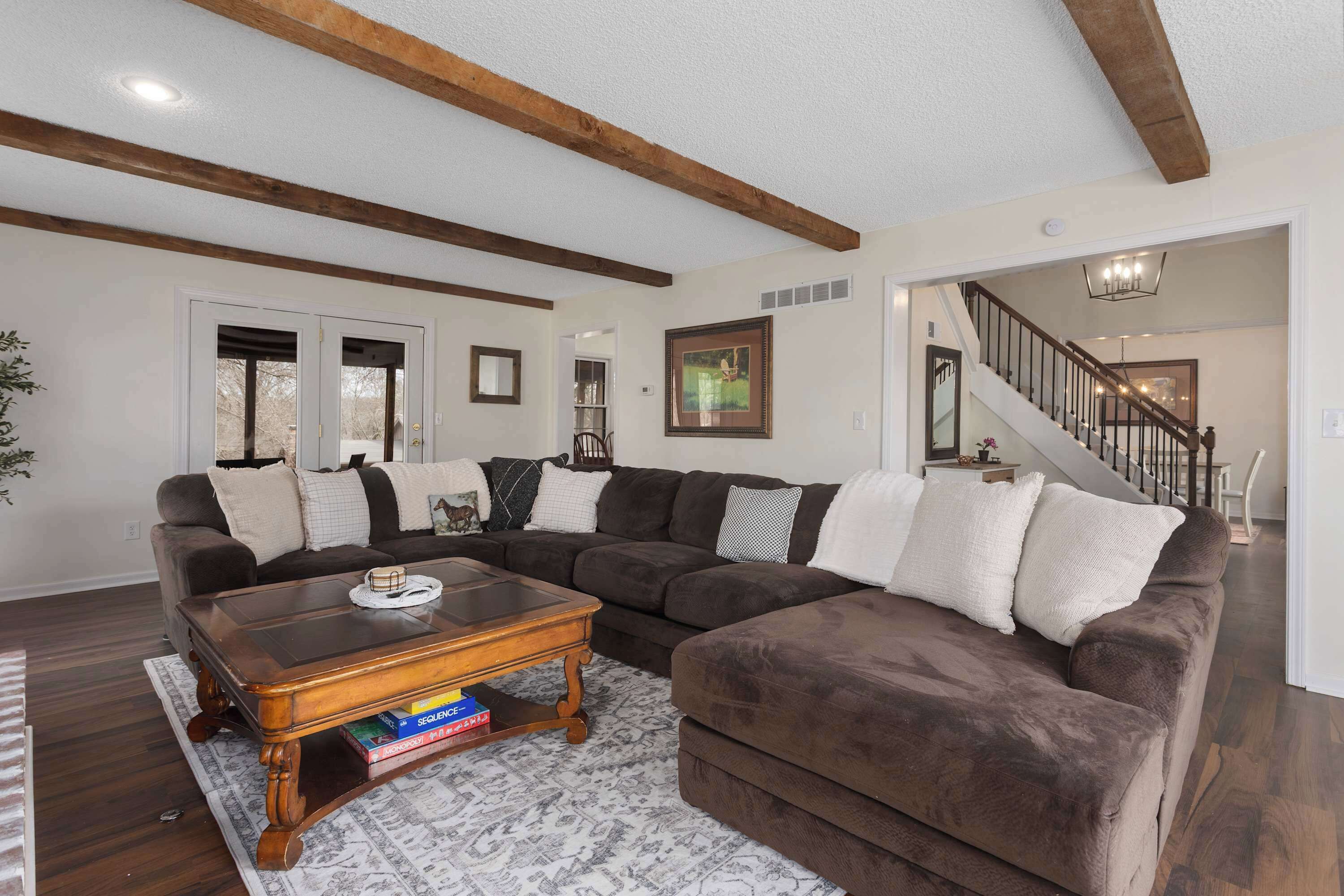 Fernseher, Kamin, Arbeitsbereiche