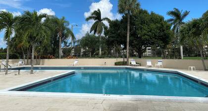 Relax, Unwind & Stay Awhile in Deerfield Beach