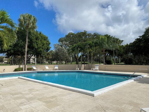 Relax, Unwind & Stay Awhile in Deerfield Beach