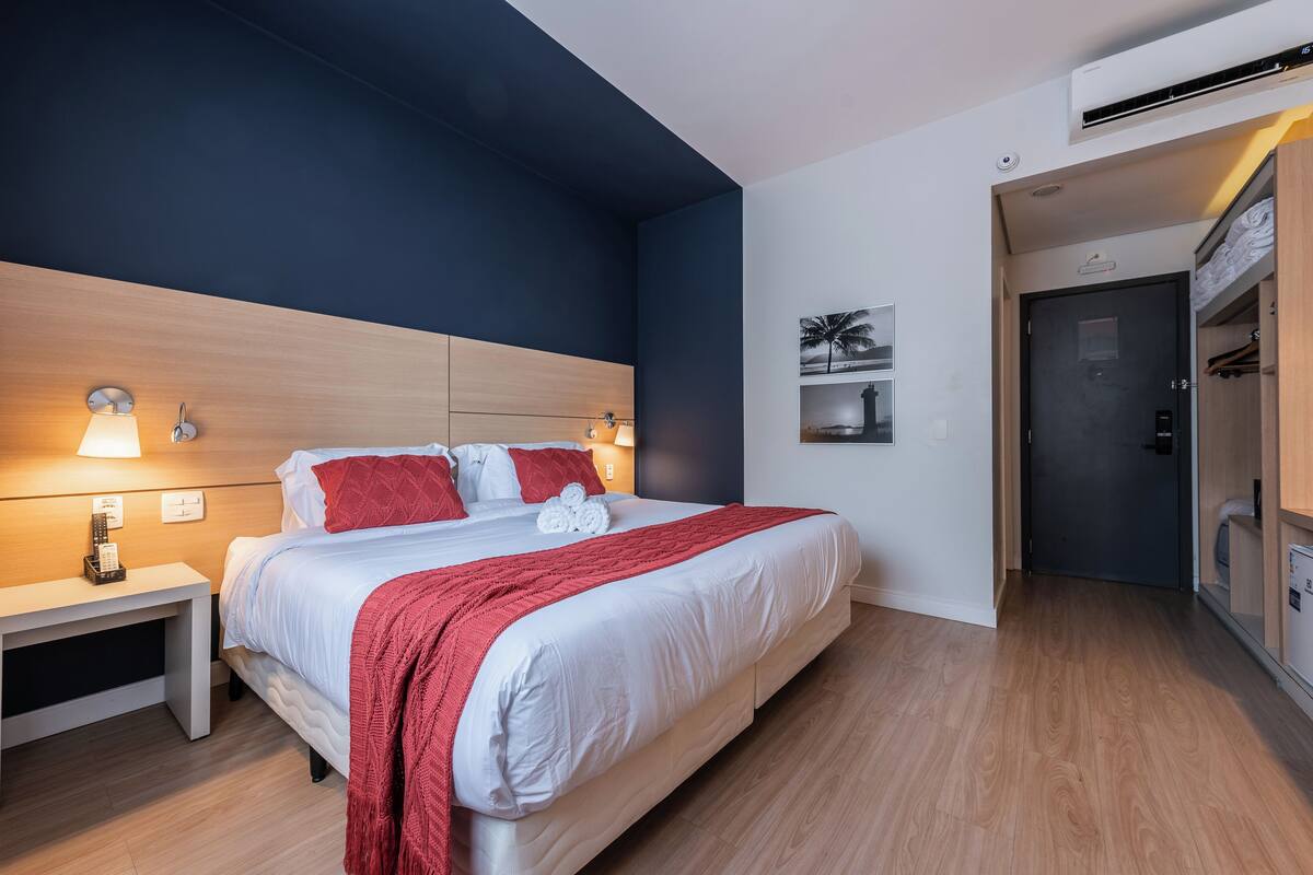 Premium Apartment, Multiple Beds, Microwave, City View | Premium bedding, WiFi (free), individually decorated