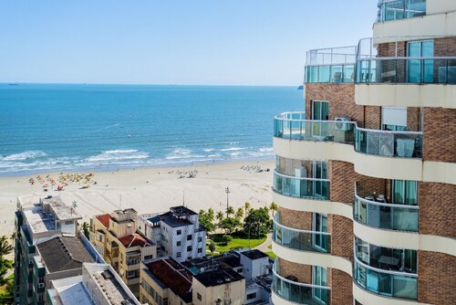 Pé na Areia com Piscina e Academia
