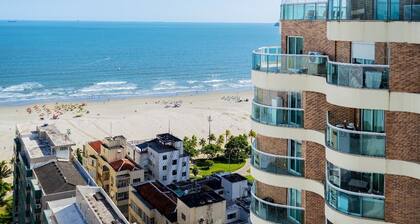 PĂ© na Areia com Piscina e Academia