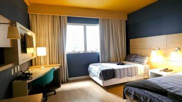 Comfort Studio Suite, 2 Double Beds | Free WiFi, bed sheets