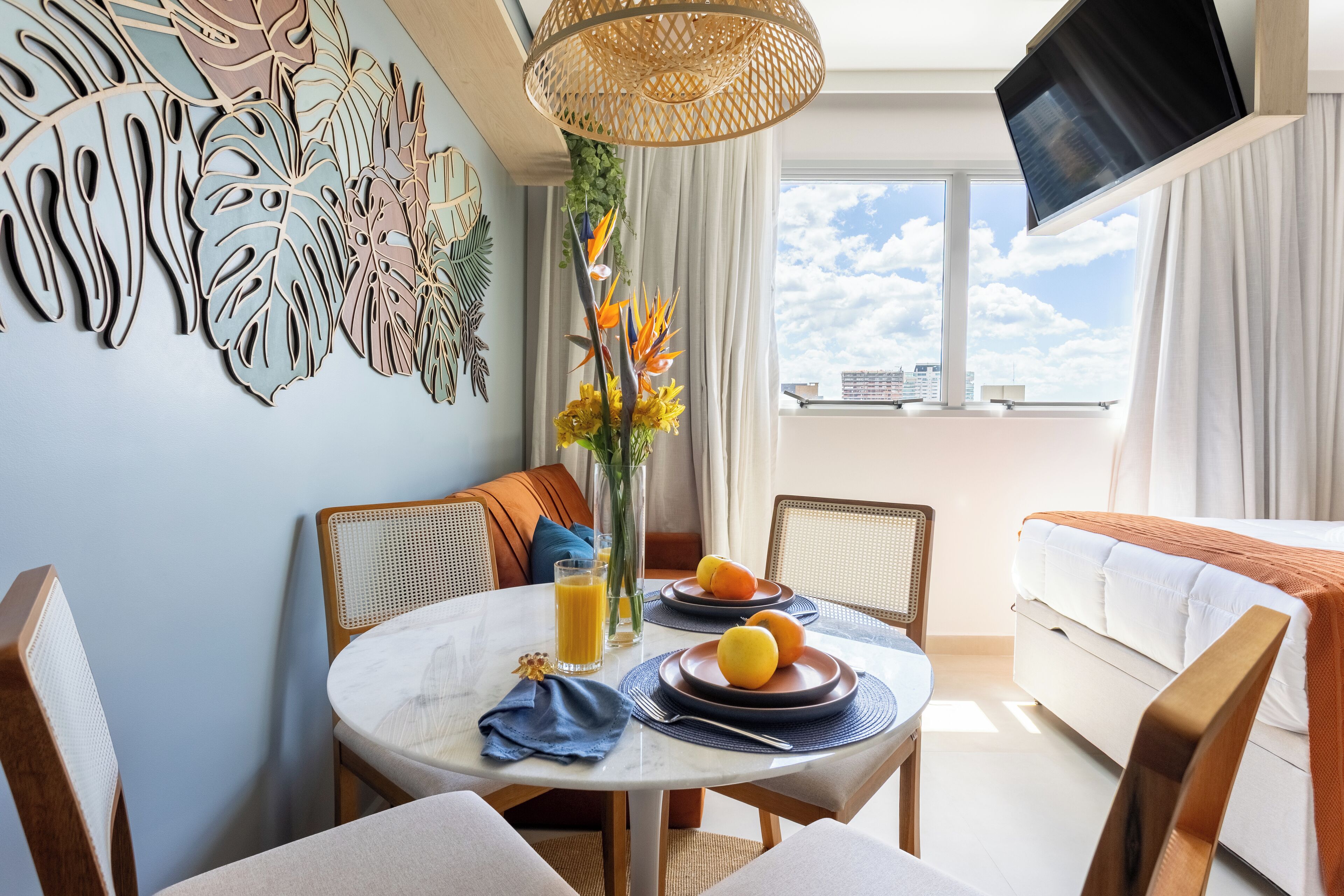 Deluxe Apartment, Kitchen, City View | Dining