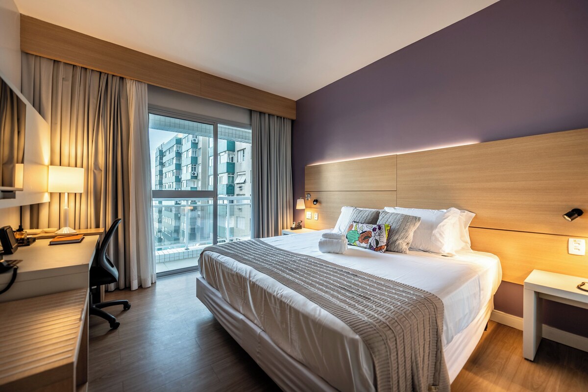 Deluxe appartement, 1 kingsize bed, balkon, uitzicht op het strand | Luxe beddengoed, gratis wifi, individueel gedecoreerd