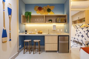 Interior - Pé na Areia com Piscina e Academia (Santos)