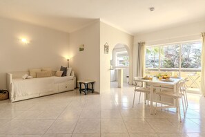 Dining - #344 Marina Sol | Pool & Views (Albufeira)