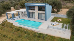 Exterior - SUGARBLUE-Minimal 1-bedroom villa with a spectacular seaview (Spartia)