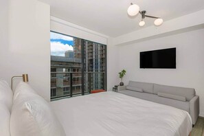 1 bedroom, iron/ironing board, WiFi, bed sheets - Cityline at The Crosby | High-Floor Lux Suite (Miami)