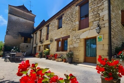 🌿 B&B Pigeonnier de Labrot - Dordogne 1km - Sarlat 8km. Table d'hôtes. BEIGE