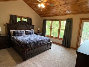 4 habitaciones, escritorio, tabla de planchar con plancha y wifi gratis 