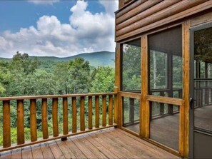 Property grounds - Entire cabin in Ellijay, Georgia (Ellijay)