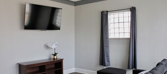 Private Home, Comfy, Quiet, Clean, Affordable!