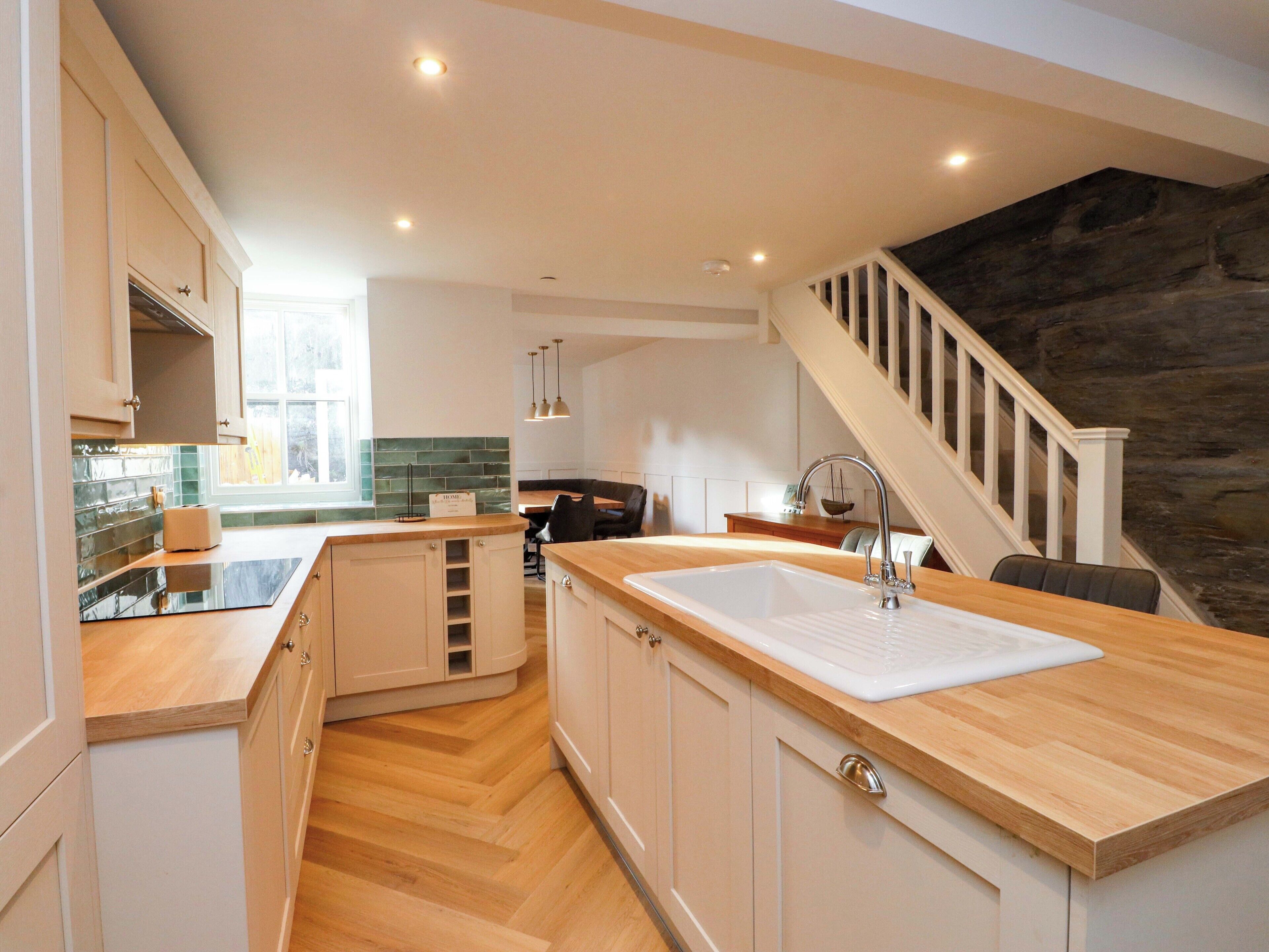 Dishwasher, cookware/dishes/utensils