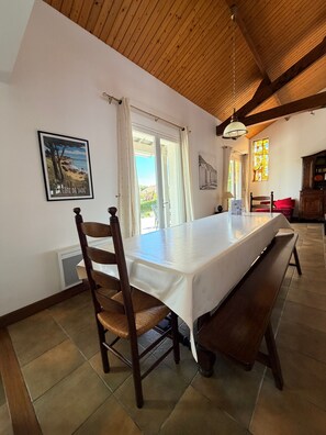 Dining - La Parenthèse Marine – Near Noë Beach, Shared Pool (Pornic)