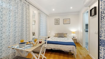 Strykjärn/strykbräda, wi-fi och sängkläder