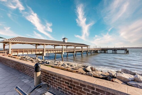 St. Simons Island Condo | Pool, Gym & Near Beach