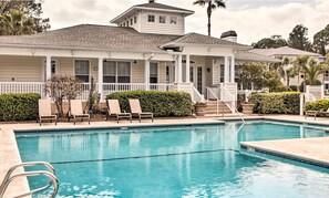 Pool - St. Simons Island Condo | Pool, Gym & Near Beach (St. Simons Island)