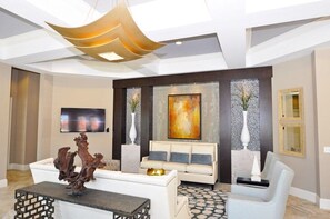 TV - Solterra Resort 5BR South-Facing Pool & Spa with Game Room Near Disney (Davenport)