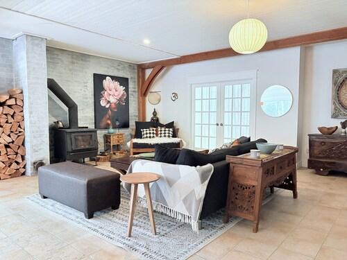 Sunny Retreat Near Nelson & Whitewater Ski Resort