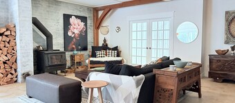 Sunny Retreat Near Nelson & Whitewater Ski Resort