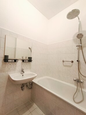 Toallas y papel de baño 