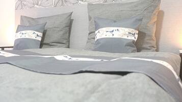 2 makuuhuonetta, työpöytä, vauvan matkasänky, ilmainen Wi-Fi