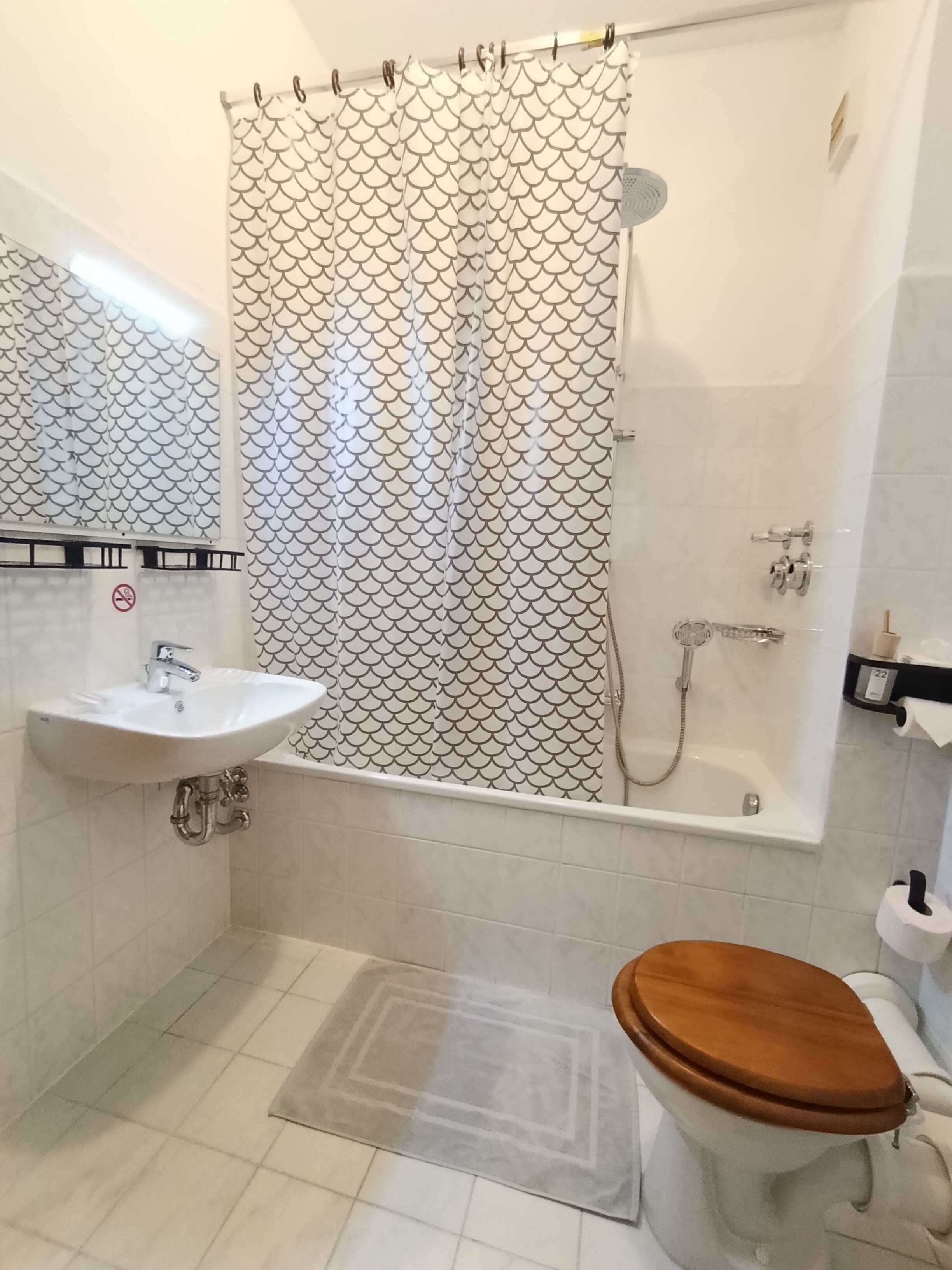 Handtücher, Seife, Toilettenpapier