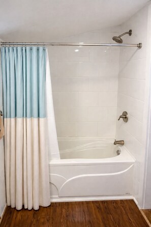 Toallas y papel de baño 