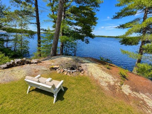 Executive Retreat on Lake Nipissing *WiFi and AC