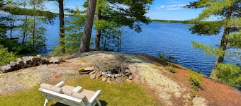 Executive Retreat on Lake Nipissing *WiFi and AC