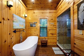 Shower, hair dryer, towels, soap - Little Bigfoot: Honeymoon cabin with Hot Tub & Fireplaces in heart of Hochatown (Broken Bow)