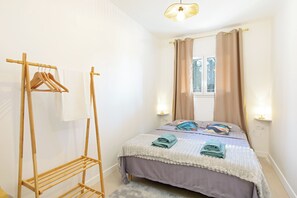 Iron/ironing board, WiFi, bed sheets - Mas en Provence with swimming pool 15 min from the beach for 17 people (Puget-sur-Argens)