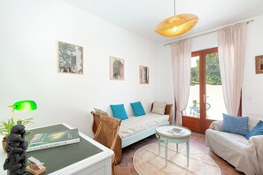 TV - Mas en Provence with swimming pool 15 min from the beach for 17 people (Puget-sur-Argens)