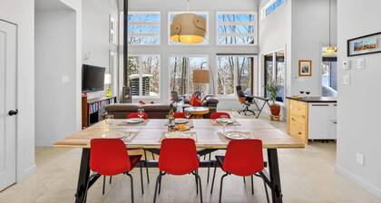 Luxury Forest Retreat with Fire-pit & Game Lounge