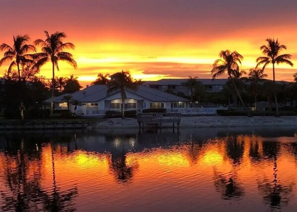 Exterior - Beautiful Condo in Ft. Myers close to beach (Fort Myers)