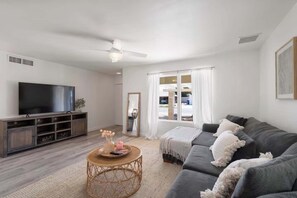 TV, table tennis, offices - Dive-Ready Private Pool, Patio Paradise, Hot Tub (Mesa)