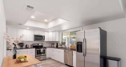 Dive-Ready Private Pool, Patio Paradise, Hot Tub