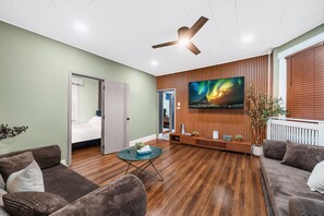 Desk, iron/ironing board, travel cot, WiFi