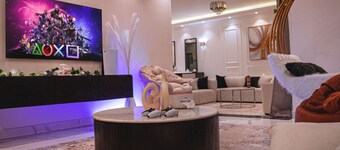 Sleeps 10+ |GameRoom| 45min Pyramids|20Min Airport
