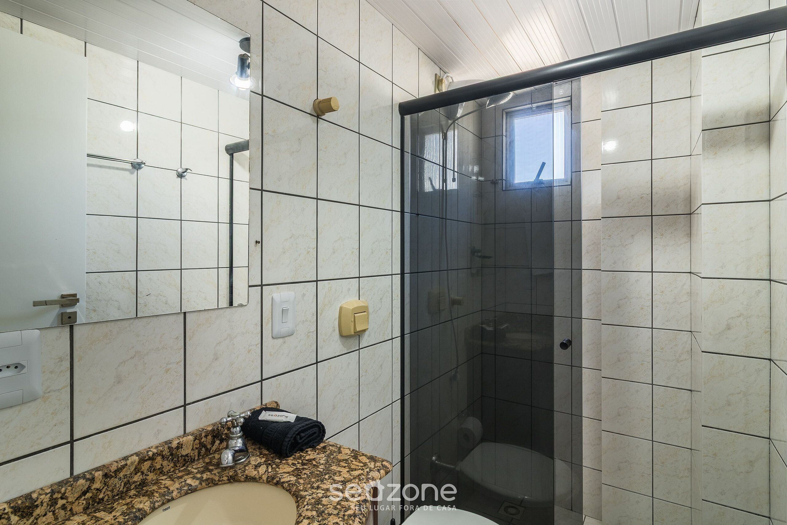 Basic Apartment | Bathroom | Shower