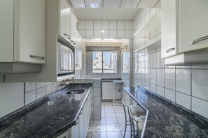 Private kitchen - Apt in Downtown BC 350m From the Beach Pae1002 (Balneário Camboriú)