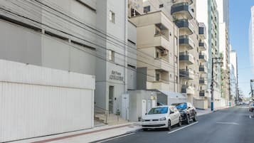 Basic Apartment | Exterior