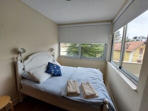 Ferros/tábuas de passar roupa, Wi-Fi, roupa de cama