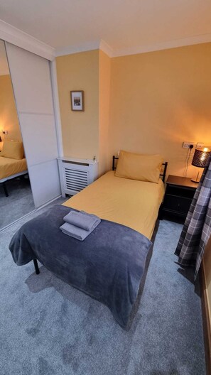 Bügeleisen/Bügelbrett, WLAN, Bettwäsche