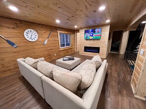 Smart TV, fireplace, ping pong