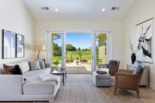 Beautiful & dog-friendly vacation retreat in the heart of Sonoma Country